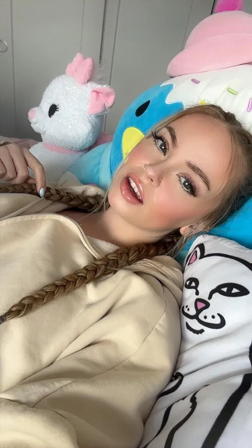 You can barely even see my neck