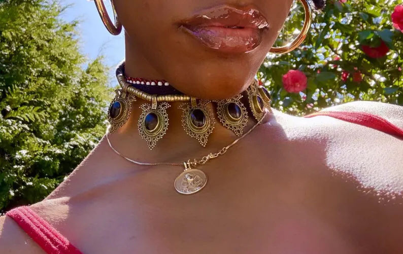 You stumble upon a Divine Feminine FinGoddess in Her secret garden. Which tulips do you worship first?