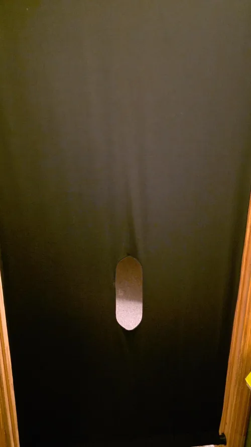 22 m bi vers Looking for people for wensday! Hosting at a hotel in bluesprings for my  of glory! Looking to suck and swallow first time!