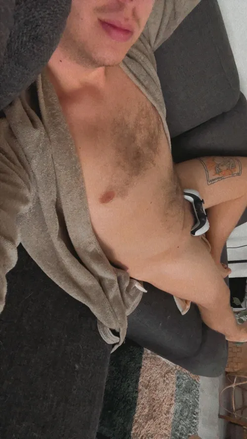 [25] Anything better then gaming nude?