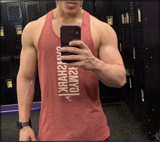 28 [M4FM/ F] Pittsburgh! Visiting for the draft 