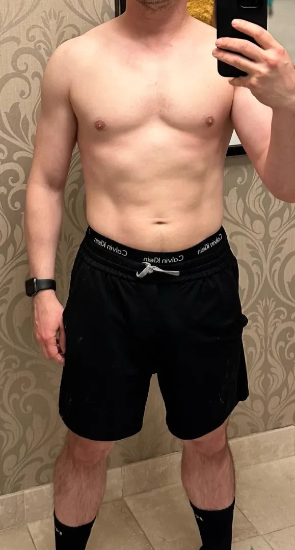 31 [91403] #Sherman Oaks - Looking for a discreet guy who wants head