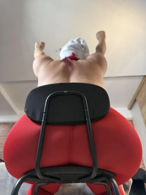 Curvy, bold, and fully aware of the effect I have on you.