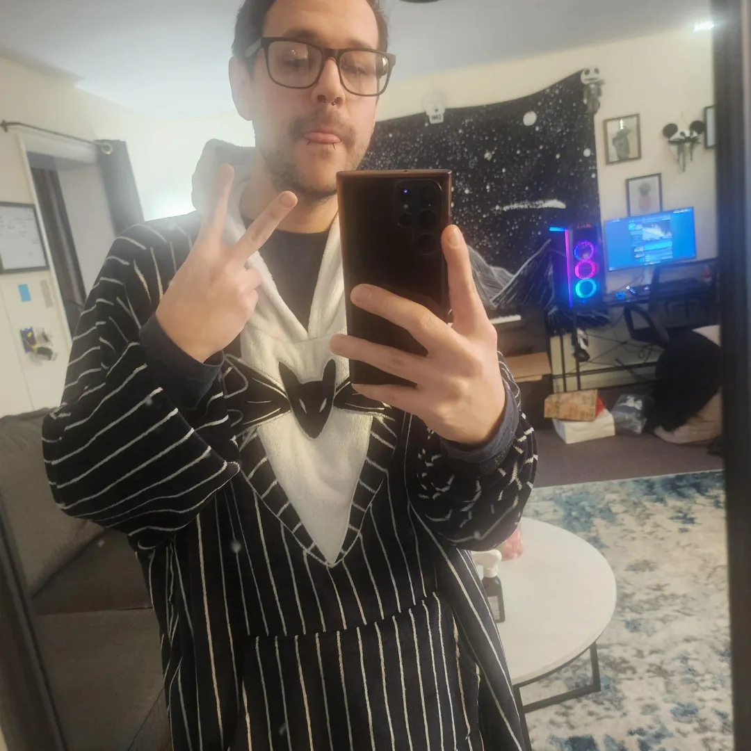 Have the place to myself looking to message, flirt, play video games? Play with each other? Male, 33 looking for male/ female / bi /people with enjoyable company. Albany colonie, new york.