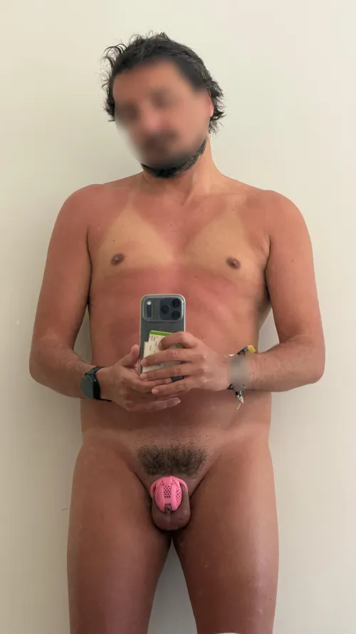 How about these tan lines?