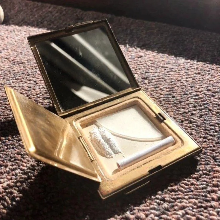 It's Sunday.......we should be lining up and skiing