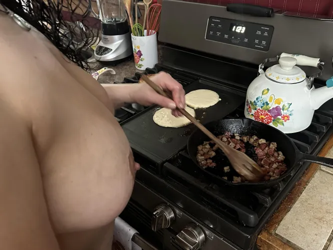 Lazy Sundays are the best days [F]