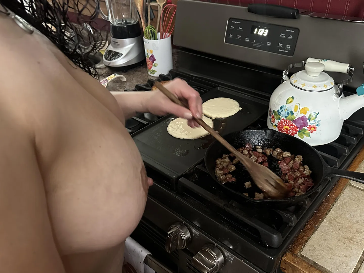 Lazy Sundays are the best days [F]