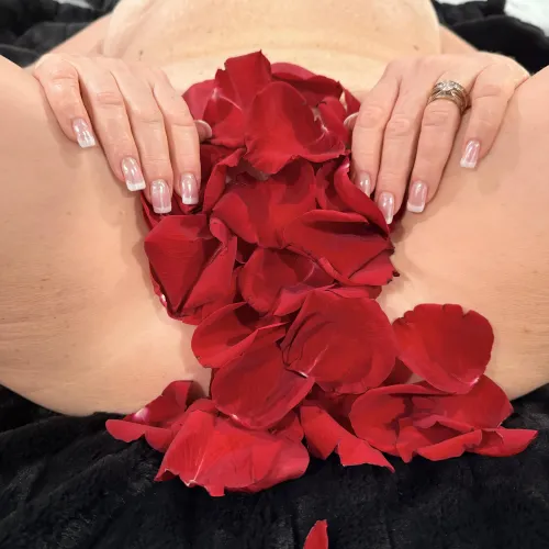 Let me be your married MILF fantasy (f)55