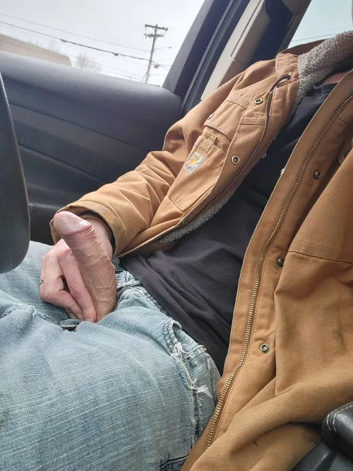 [M] waiting for my pizza at the wiscasset Quick stop