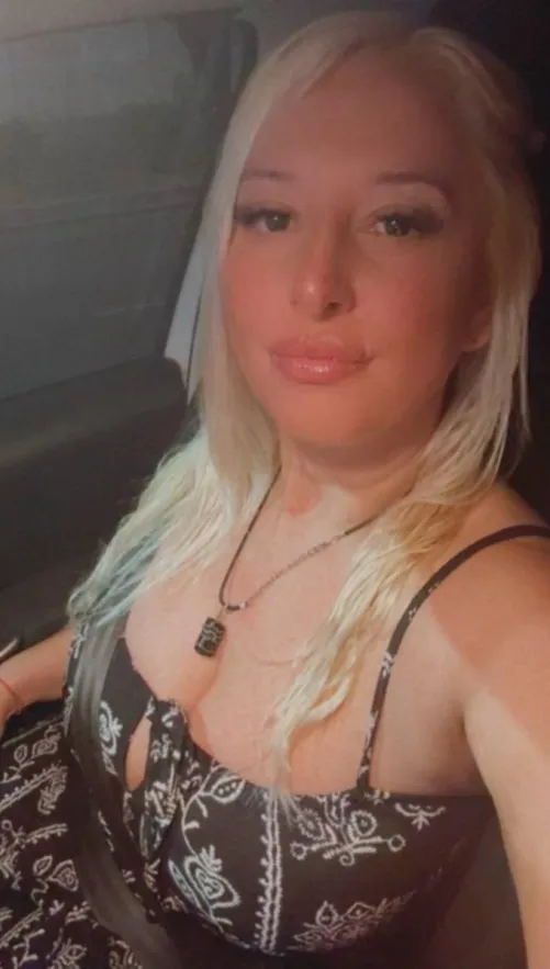 my ex never made me feel attractive... who wants to prove him wrong?