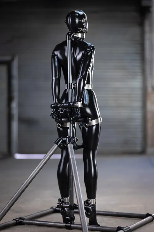 Self bondage by Vespa