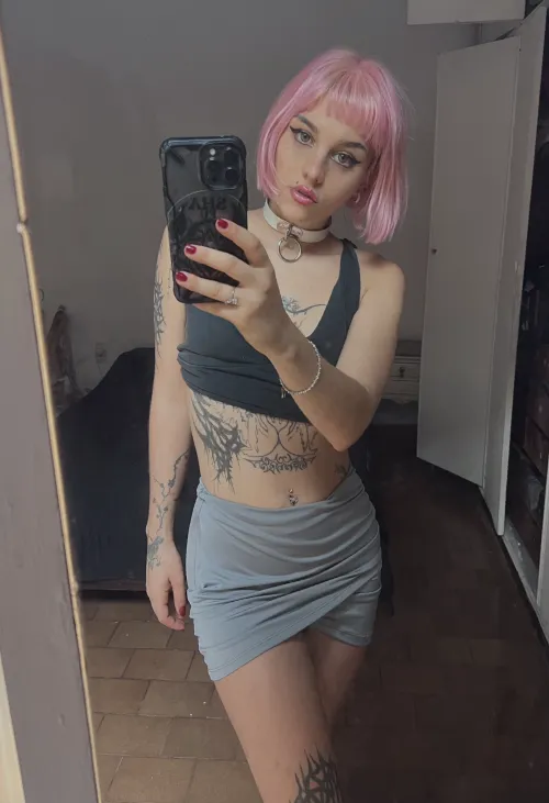 Slightly horny, slightly bored, can’t host - msg me on instta: .stephcyrae'.