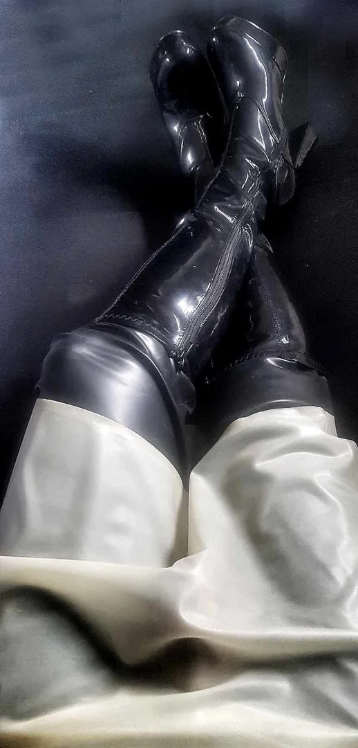 Suche heute eine Sissy, Femboy, DWT, TV, CD im Ruhrgebiet! Oberhausen, Essen, Duisburg, etc.