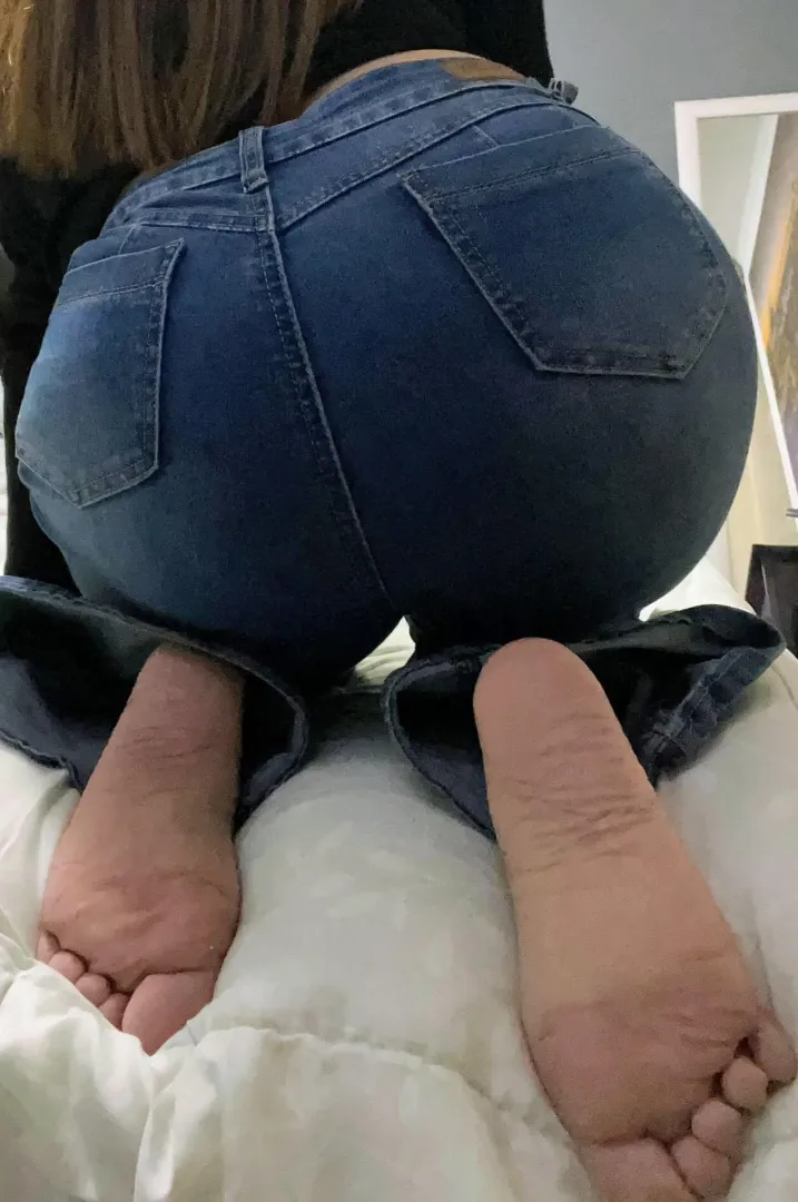 Tiny soles, Fat ass. Tight jeans. Enjoy me