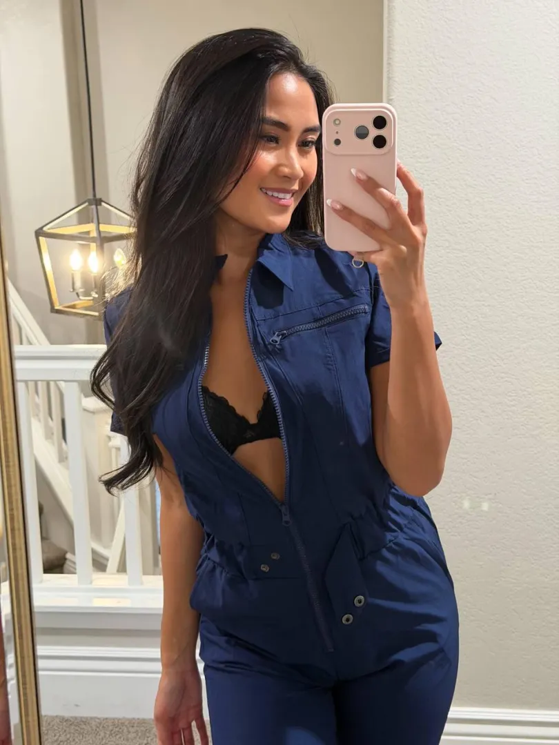 Your asian gf is waiting for you 